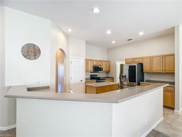 23385  Olde Meadowbrook  CIR, Estero, FL 34134