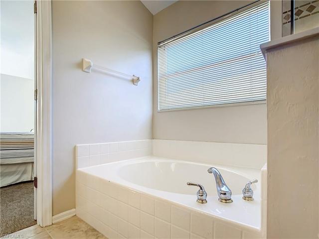 23385  Olde Meadowbrook  CIR, Estero, FL 34134