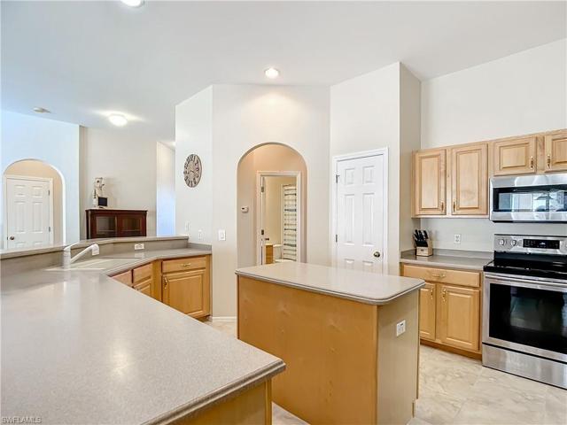 23385  Olde Meadowbrook  CIR, Estero, FL 34134