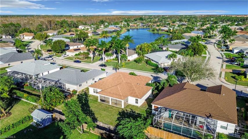 23385  Olde Meadowbrook  CIR, Estero, FL 34134