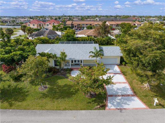 3716 SE 12th  PL, Cape Coral, FL 33904
