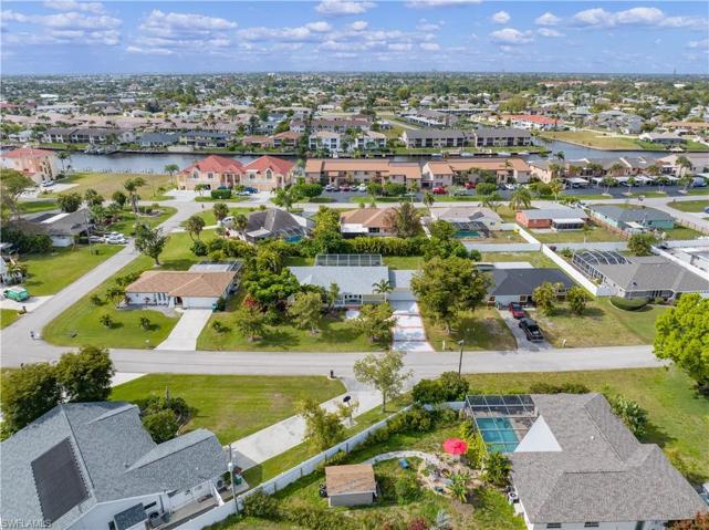 3716 SE 12th  PL, Cape Coral, FL 33904