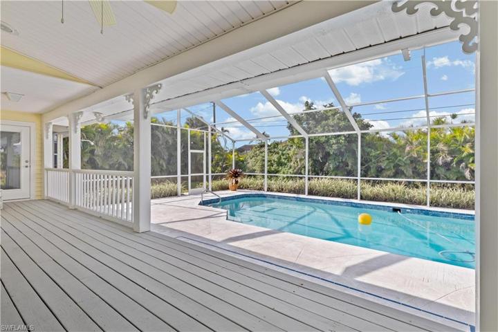 3716 SE 12th  PL, Cape Coral, FL 33904