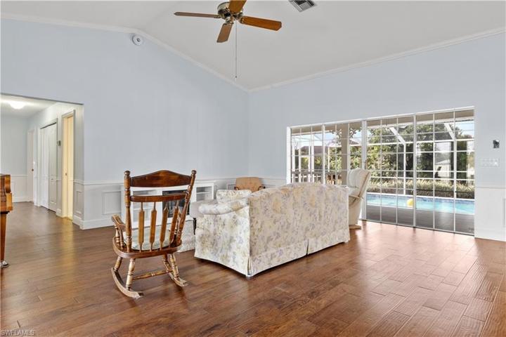 3716 SE 12th  PL, Cape Coral, FL 33904