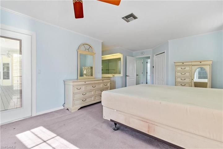 3716 SE 12th  PL, Cape Coral, FL 33904