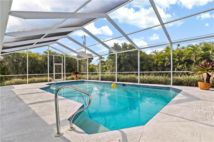 3716 SE 12th  PL, Cape Coral, FL 33904