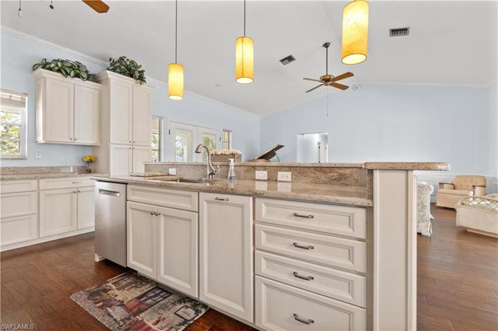 3716 SE 12th  PL, Cape Coral, FL 33904