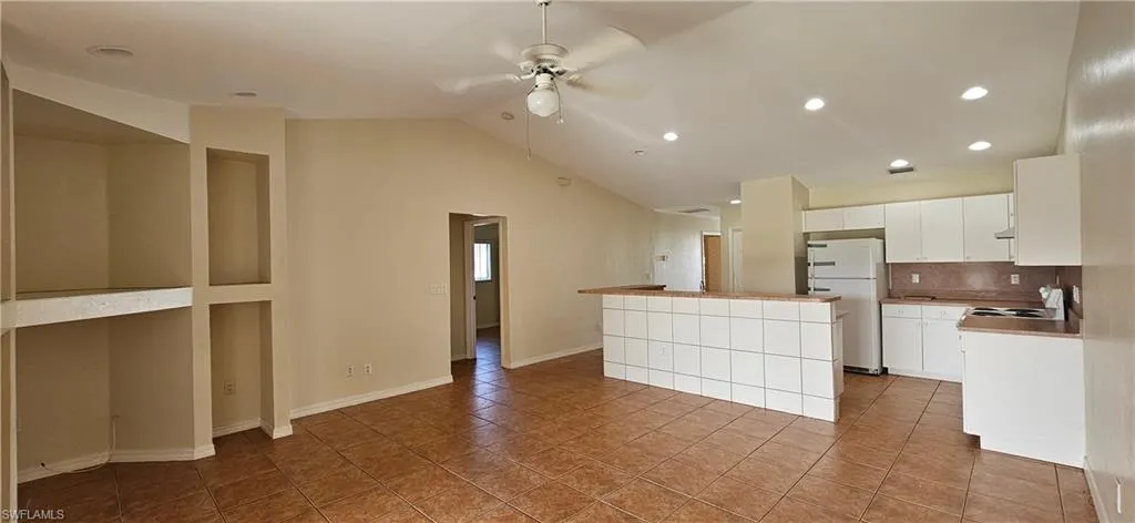 3007 Sw Santa Barbara Pl, Cape Coral, Florida 33914