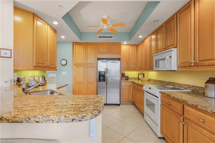 4182 Bay Beach Ln 733, Fort Myers Beach, Florida 33931