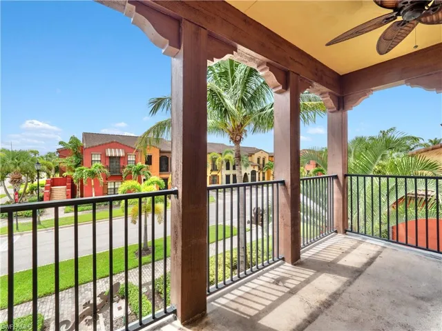 Balcony with ceiling fan