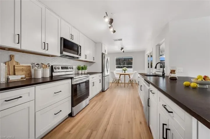225 Pebble Beach Cir, Naples, Florida 34113