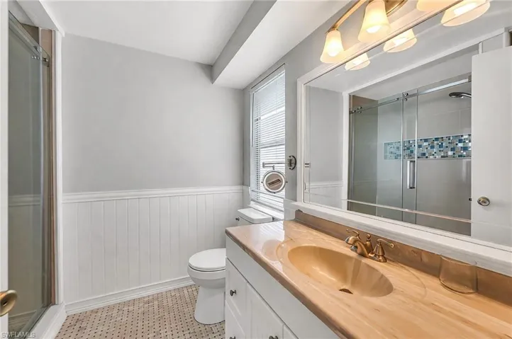 225 Pebble Beach Cir, Naples, Florida 34113