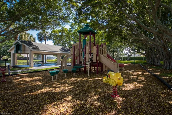 9321 Alamander Ct 204, Fort Myers, Florida 33919