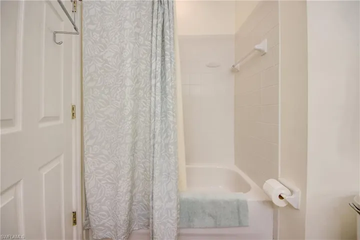9321 Alamander Ct 204, Fort Myers, Florida 33919