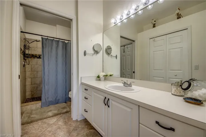 9321 Alamander Ct 204, Fort Myers, Florida 33919