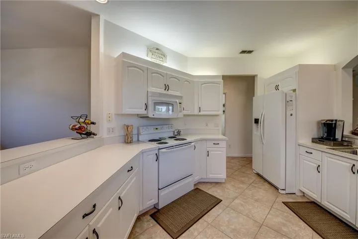9321 Alamander Ct 204, Fort Myers, Florida 33919