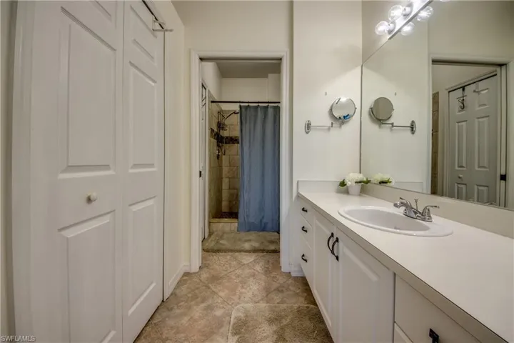 9321 Alamander Ct 204, Fort Myers, Florida 33919