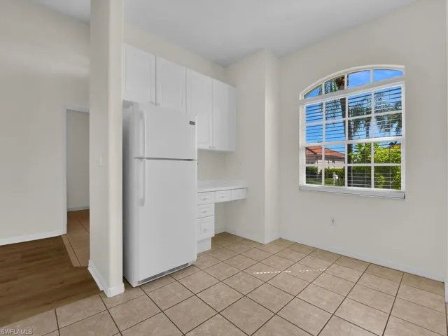 Kitchen w/ Breakfast Nook