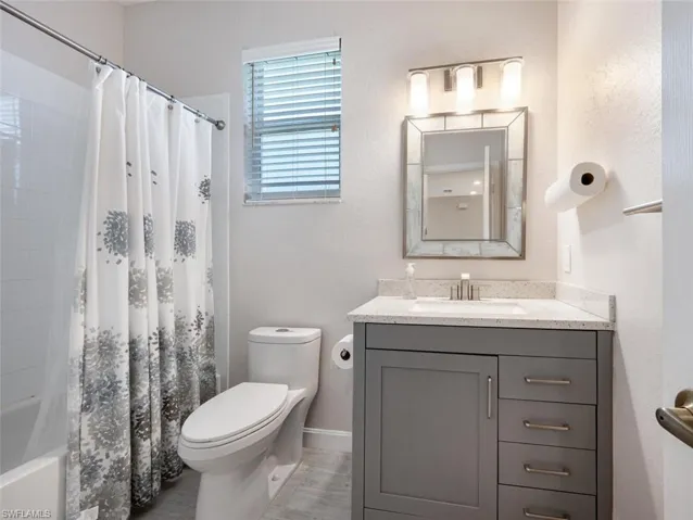 7812  Meridan  CT, Naples, FL 34104