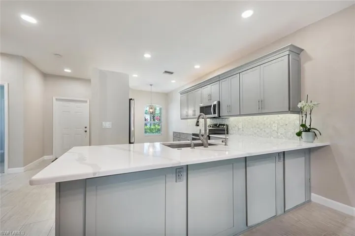 7812  Meridan  CT, Naples, FL 34104