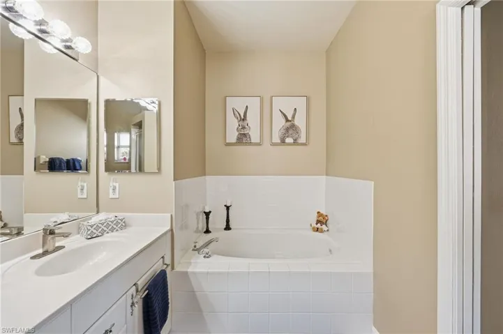 7887 Sanctuary Cir 2, Naples, Florida 34104
