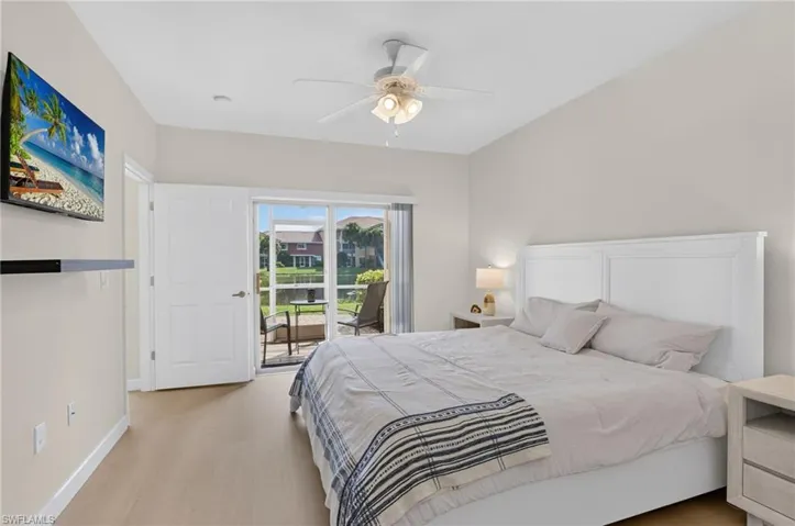 King size bed