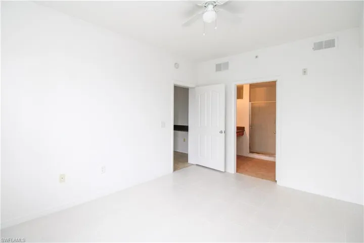 Unfurnished room with ceiling fan
