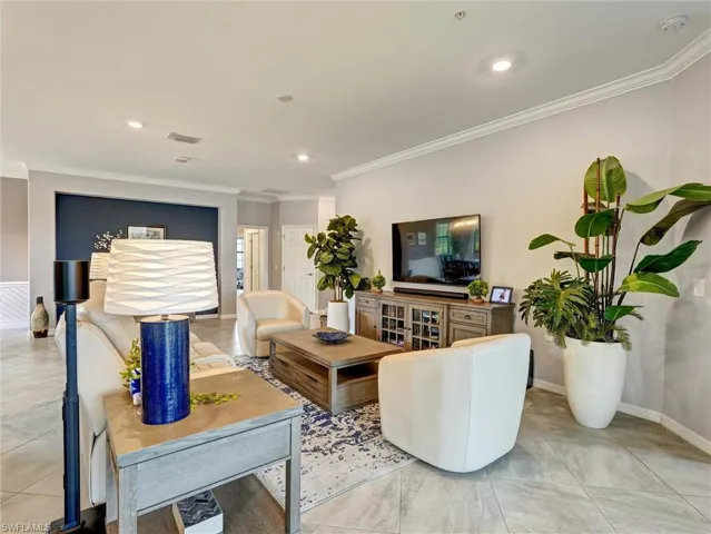 2359  Montserrat  LN, Naples, FL 34120