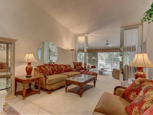 2462 Hidden Lake Dr 208, Naples, Florida 34112