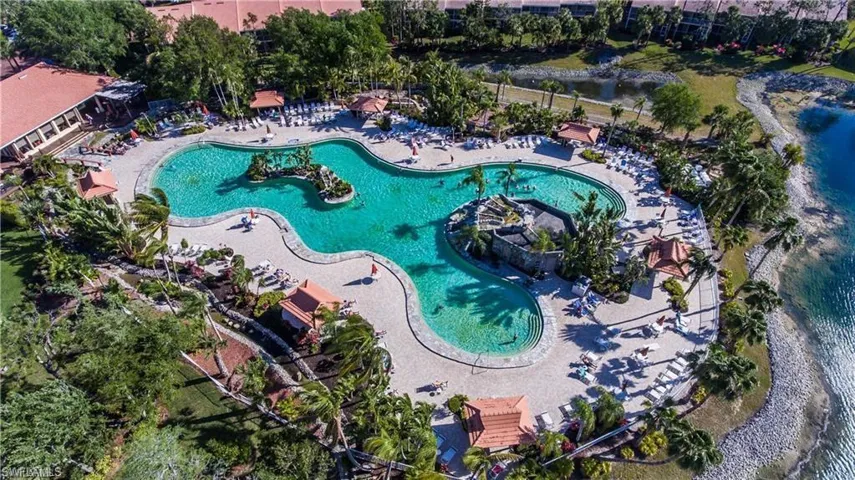 2462 Hidden Lake Dr 208, Naples, Florida 34112