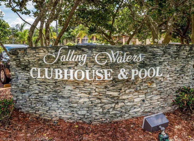 2462 Hidden Lake Dr 208, Naples, Florida 34112