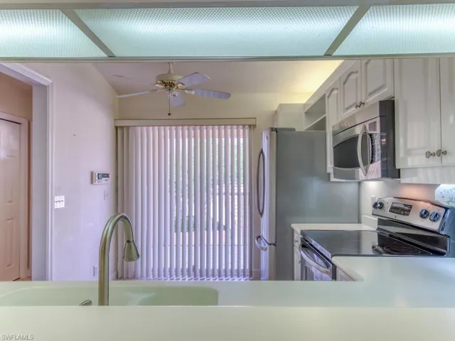 2462 Hidden Lake Dr 208, Naples, Florida 34112