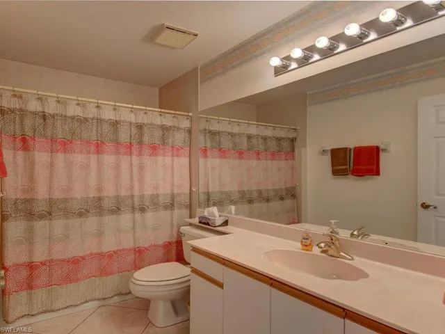 2462 Hidden Lake Dr 208, Naples, Florida 34112