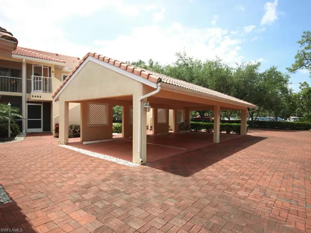 2462 Hidden Lake Dr 208, Naples, Florida 34112