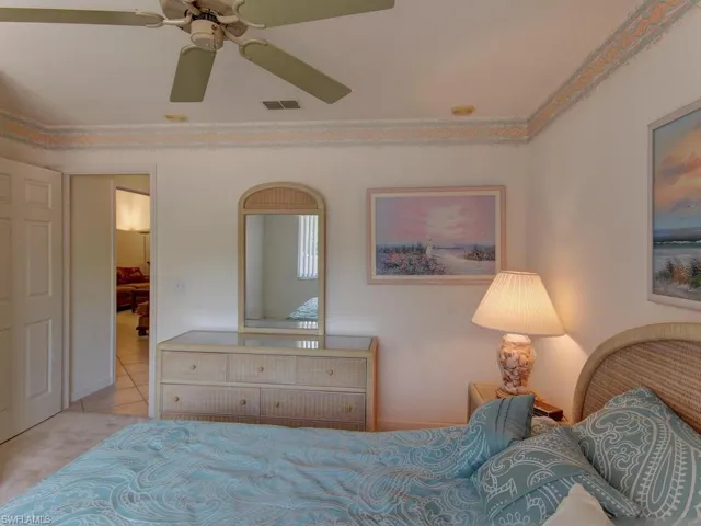 2462 Hidden Lake Dr 208, Naples, Florida 34112