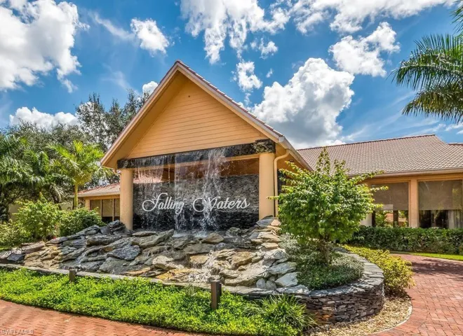 2462 Hidden Lake Dr 208, Naples, Florida 34112