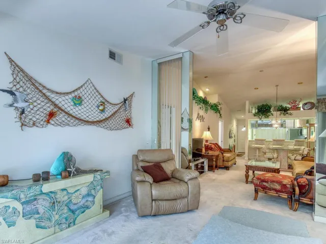 2462 Hidden Lake Dr 208, Naples, Florida 34112
