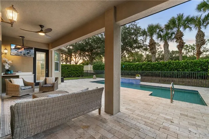 6737  Marbella  LN, Naples, FL 34105