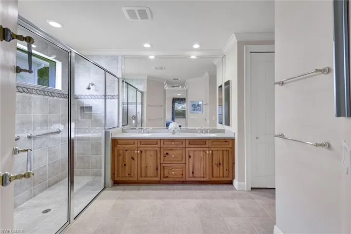 27536  Riverbank  DR, Bonita Springs, FL 34134