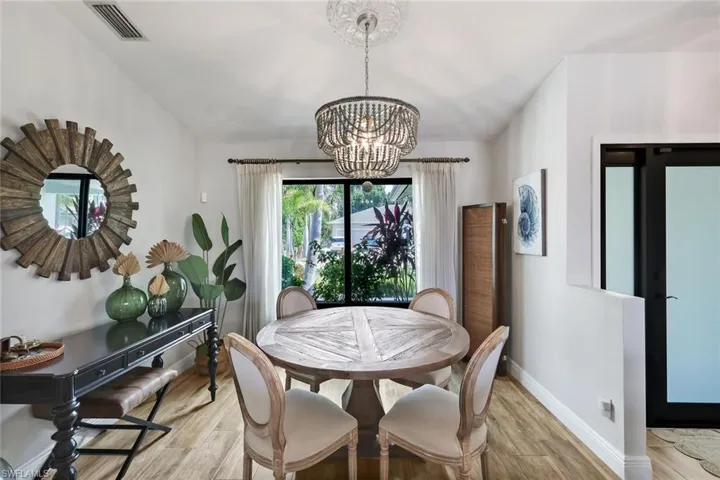 FRONT DINING AREA