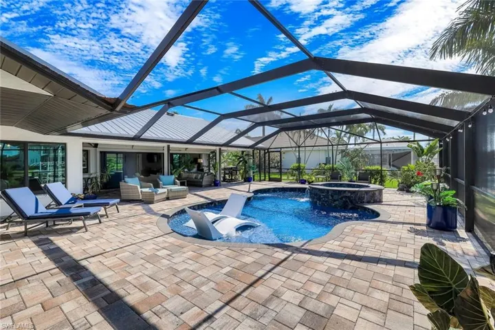 SOUTHEAST EXPOSURE WITH SWEEPING INTERSECTING CANAL VIEWS
