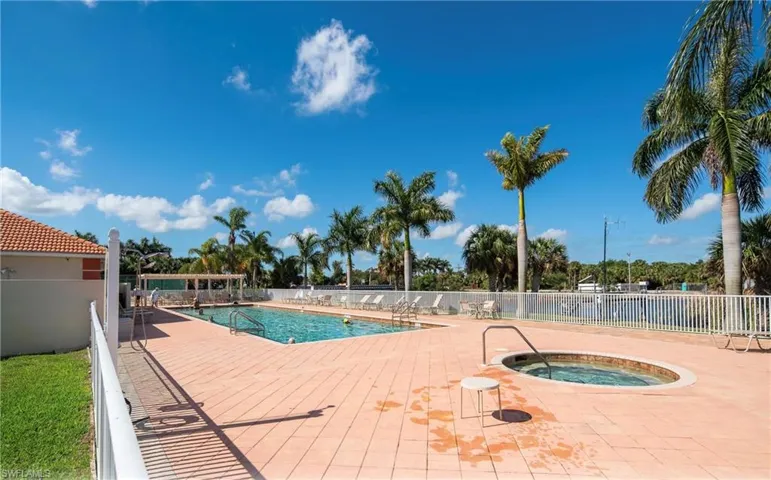 25085  Peacock  LN, Naples, FL 34114
