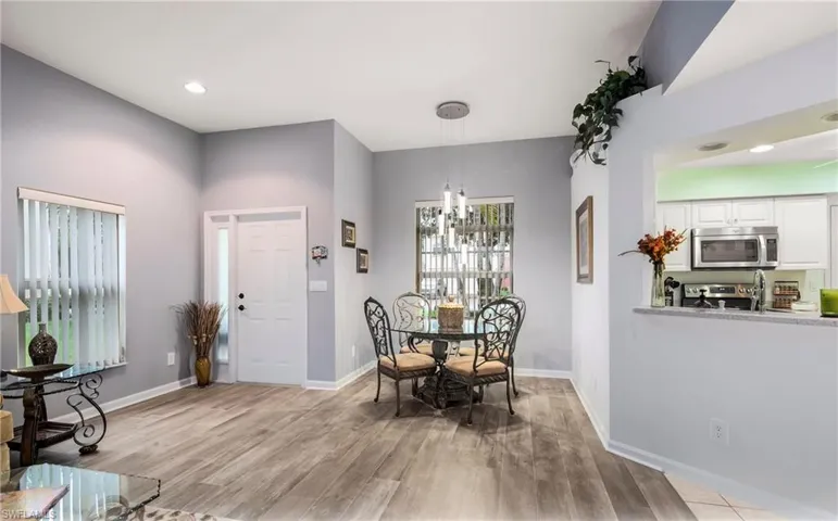 25085  Peacock  LN, Naples, FL 34114