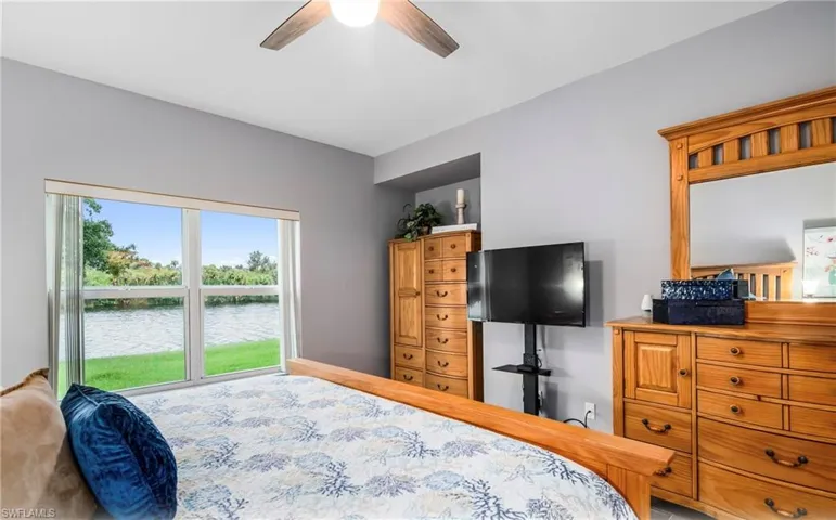 25085  Peacock  LN, Naples, FL 34114