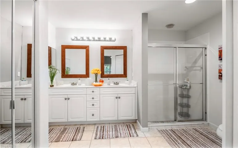 25085  Peacock  LN, Naples, FL 34114