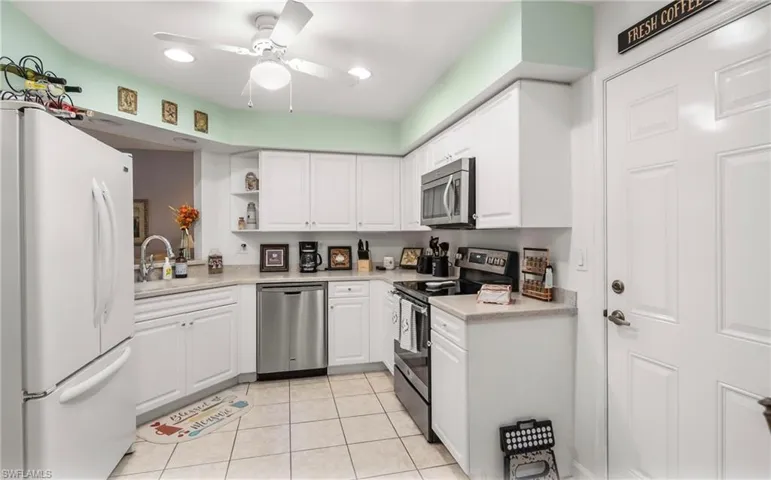 25085  Peacock  LN, Naples, FL 34114