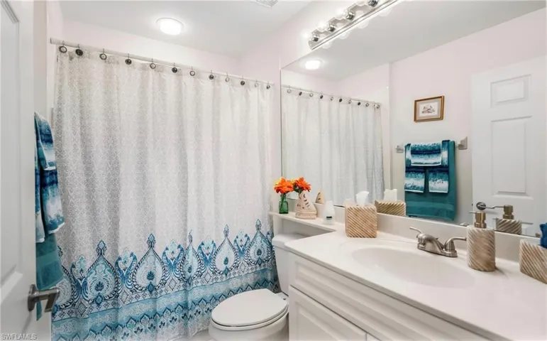 25085  Peacock  LN, Naples, FL 34114
