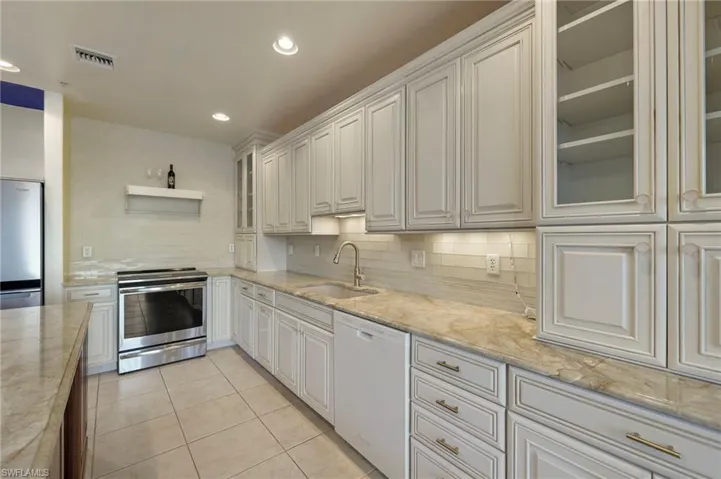 There are no issues with storage here. Cabinets aplenty!