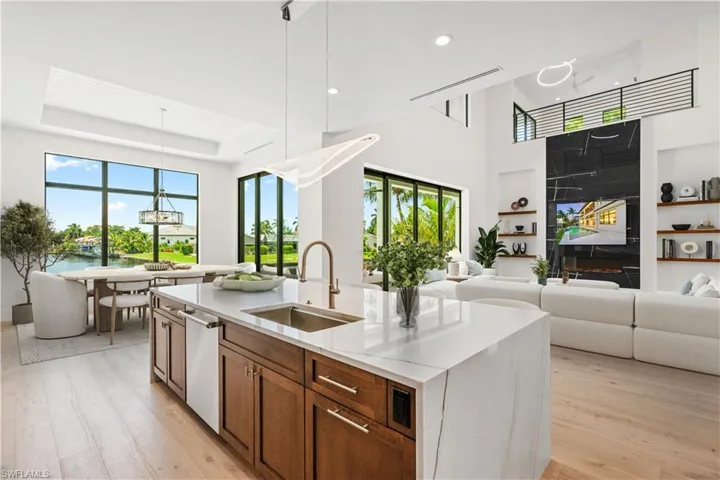 846 Cypress Lake Cir, Fort Myers, Florida 33919