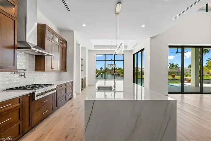 846 Cypress Lake Cir, Fort Myers, Florida 33919